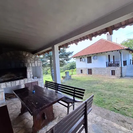 Kosmajski Beg: Vasa Privatna Vikendica Sa Bazenom * Nemenikuce