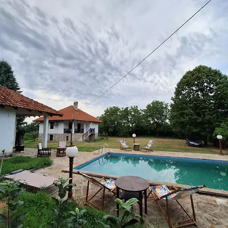 Kosmajski Beg: Vasa Privatna Vikendica Sa Bazenom Nemenikuce